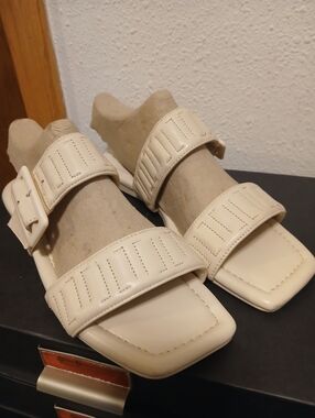 Liverpool Los Angeles Downtown Leather Slide Sandals Cream Beige Size 9.5 M